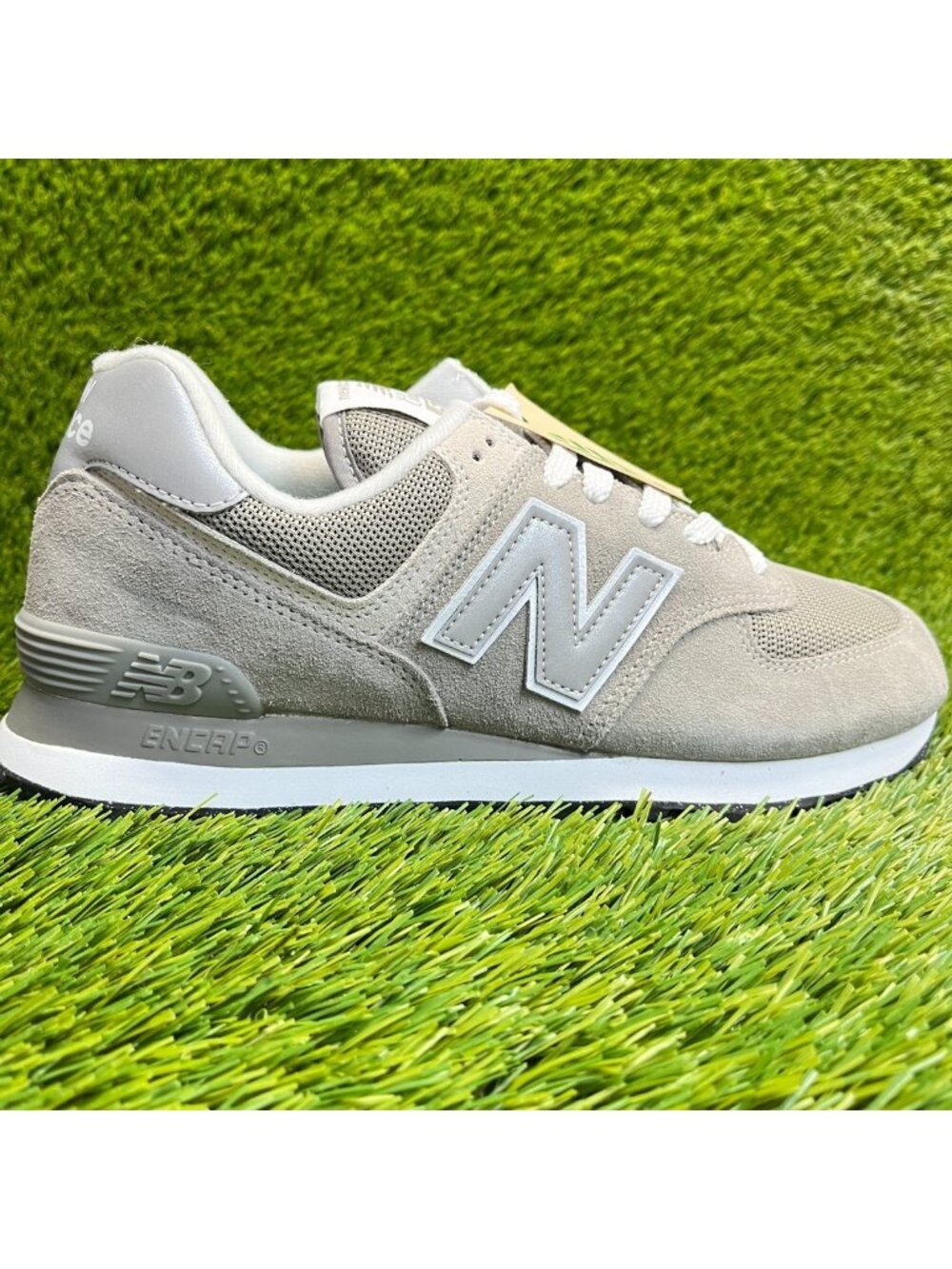 New Balance 574 Classic Mens Size 8 Gray White Athletic Running Shoes Sneakers